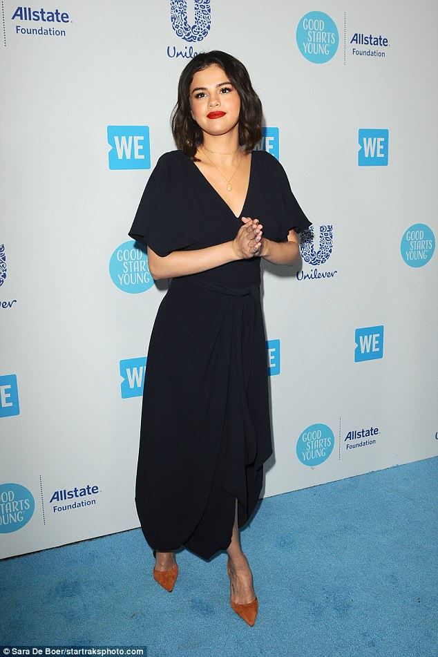 25th Anniversary Dresses Fresh Selena Gomez Looks Elegant In Black Midi Dress at We Day In