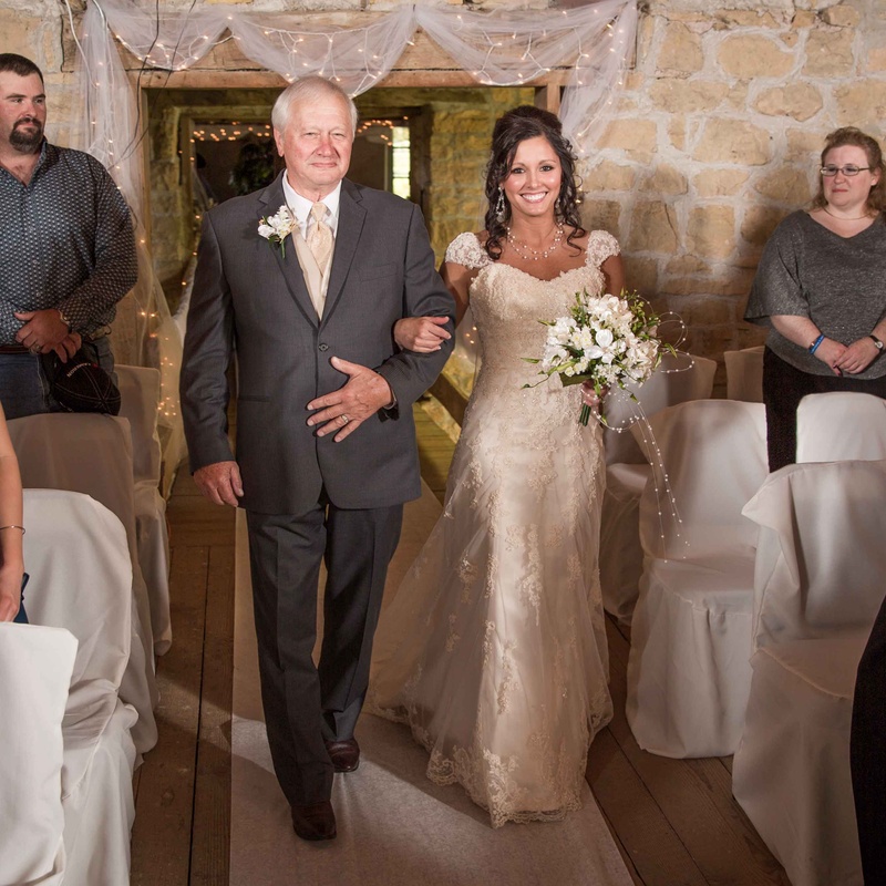 Barn Wedding Dresses Best Of Western Wedding with Rustic Décor at the Oldest Barn In Iowa