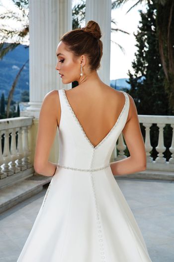 Bridal top Elegant Find Your Dream Wedding Dress