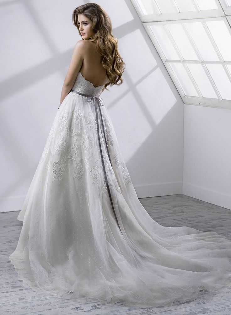 Bridal top Unique Wedding Gown Melania Trump Vogue Archives Wedding Cake Ideas