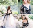 Casual Vintage Wedding Dresses Luxury Discount Elegant Black and White Vintage Wedding Dresses Western Country Style V Neck Backless Illusion Long Sleeves Gothic Bridal Gowns Plus Size