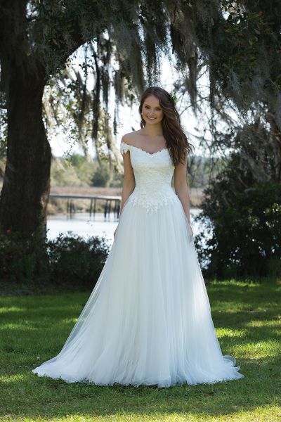 Cheap Off White Wedding Dresses Awesome Sweetheart 2017 sophistication Femininity and Elegance In