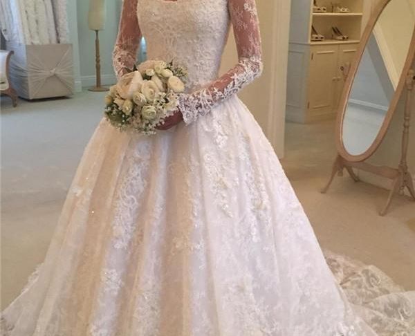 Classic Lace Wedding Dresses Luxury Scoop Neck A Line Vintage Lace Wedding Dresses with Long Sleeves button Back Appliques Beaded Bridal Wedding Gowns