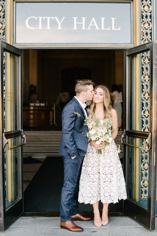 Courthouse Wedding Dress Inspirational 10 Sweet & Simple Courthouse Weddings that Still Have tons
