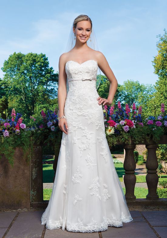 Designer White Gowns Luxury Style 3871 Beaded Embroidered Lace Fit and Flare Gown