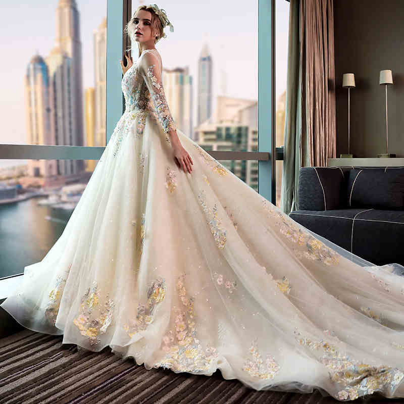 New Famous Design O Neck Beading and Diamond Decoration Sleeveless Puffy Wedding Dresses