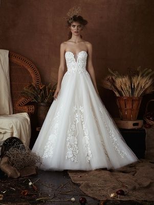 Dramatic Wedding Dresses Inspirational Dramatic Romantic Bridal Gowns From isabelle Armstrong