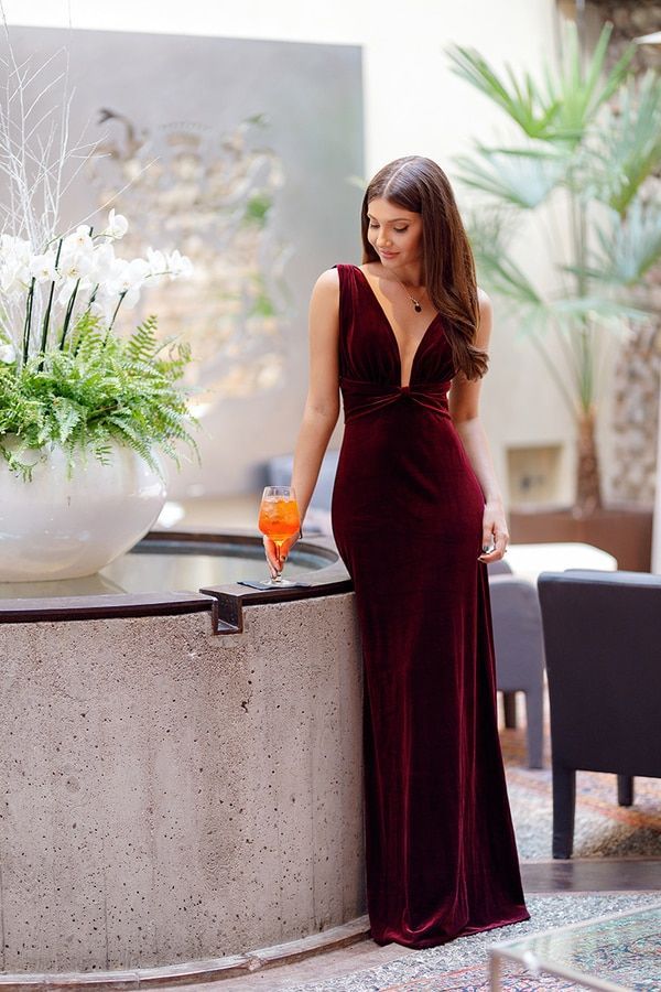 Dressy Dresses for Wedding Guests Best Of Stunning formal Gown with Plunging Neckline Wedding Guest