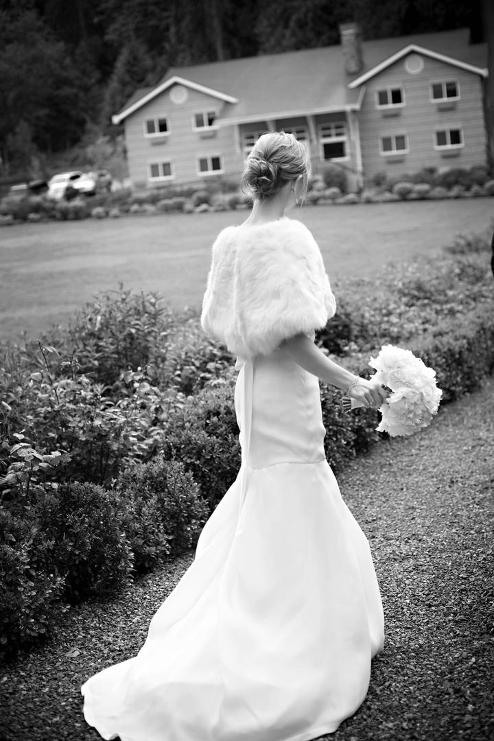 Farm Wedding Dresses Best Of Wedding Dresses S Black and White Fur Shawl Inside