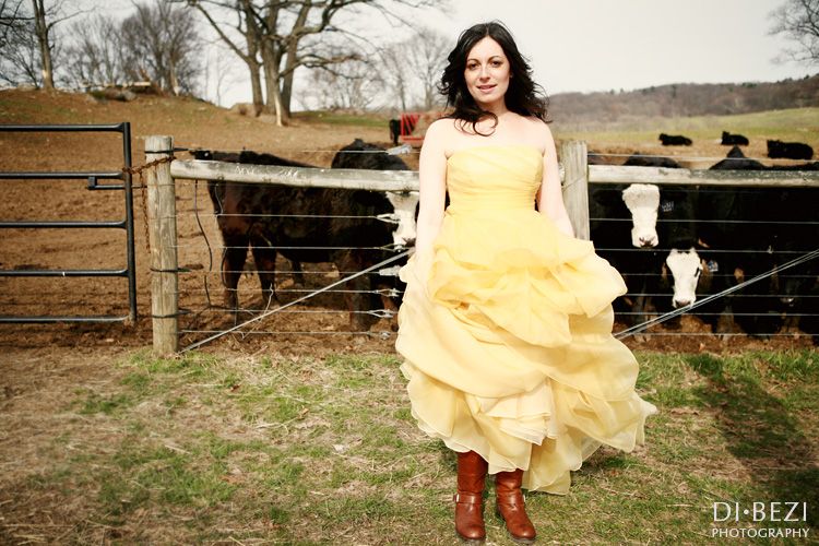 Farm Wedding Dresses Unique A Sunshine Yellow Wedding Dress Wedding Photos