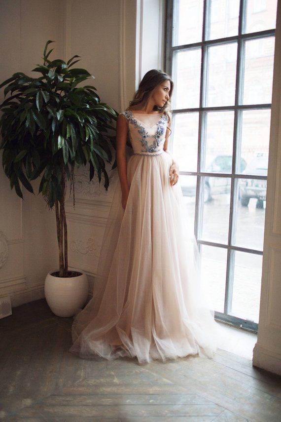Grey Lace Wedding Dress Luxury V Shape Back Wedding Dress Ellissa Champagne Tulle Wedding
