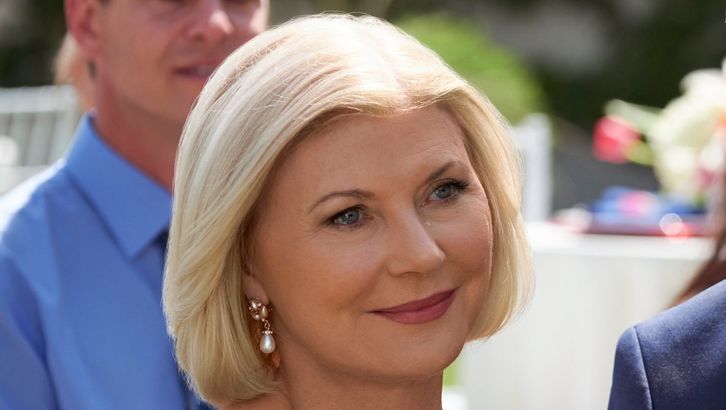House Of the Bride Luxury Beth Broderick as Eleanor On Sister Of the Bride