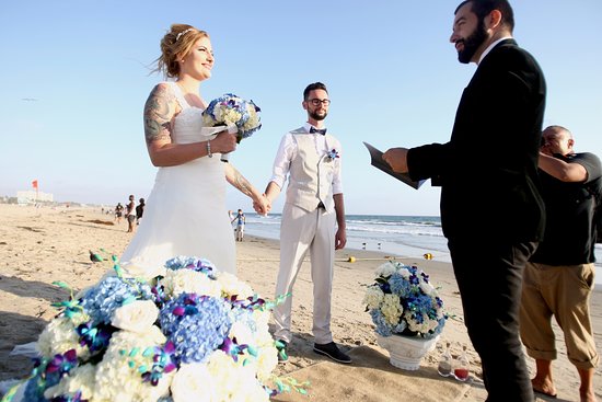 santa monica beach wedding