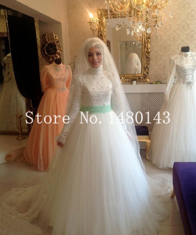 New White Ivory Lace Hijab Muslim Wedding Dresses Applique Long Sleeve High Neck Islamic Arab Bridal