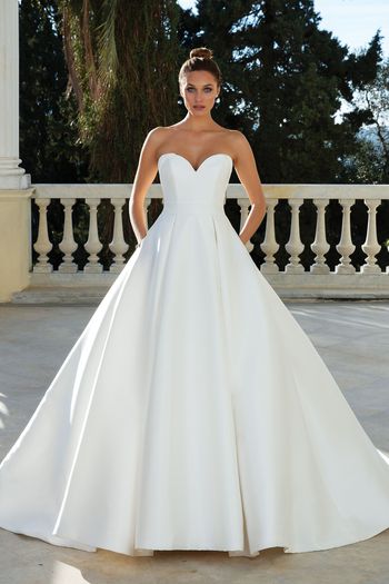 Jewel Neckline Wedding Dresses Unique Find Your Dream Wedding Dress