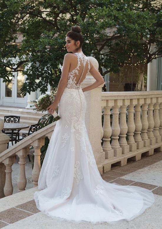 Jeweled Neckline Wedding Dress Fresh Style Jewel Illusion Collared Gown with Embroidered
