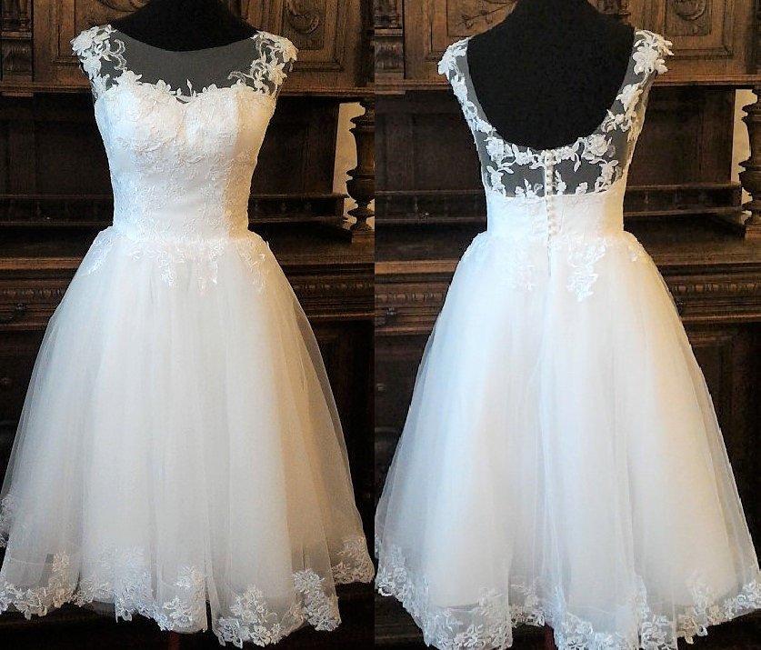 Knee Length Wedding Dresses Unique Vintage Inspired Tea Length Wedding Dress with Lace Corset Illusion Neckline Tulle Skirt Lace Wedding Dress Style Of Audrey Hepburn