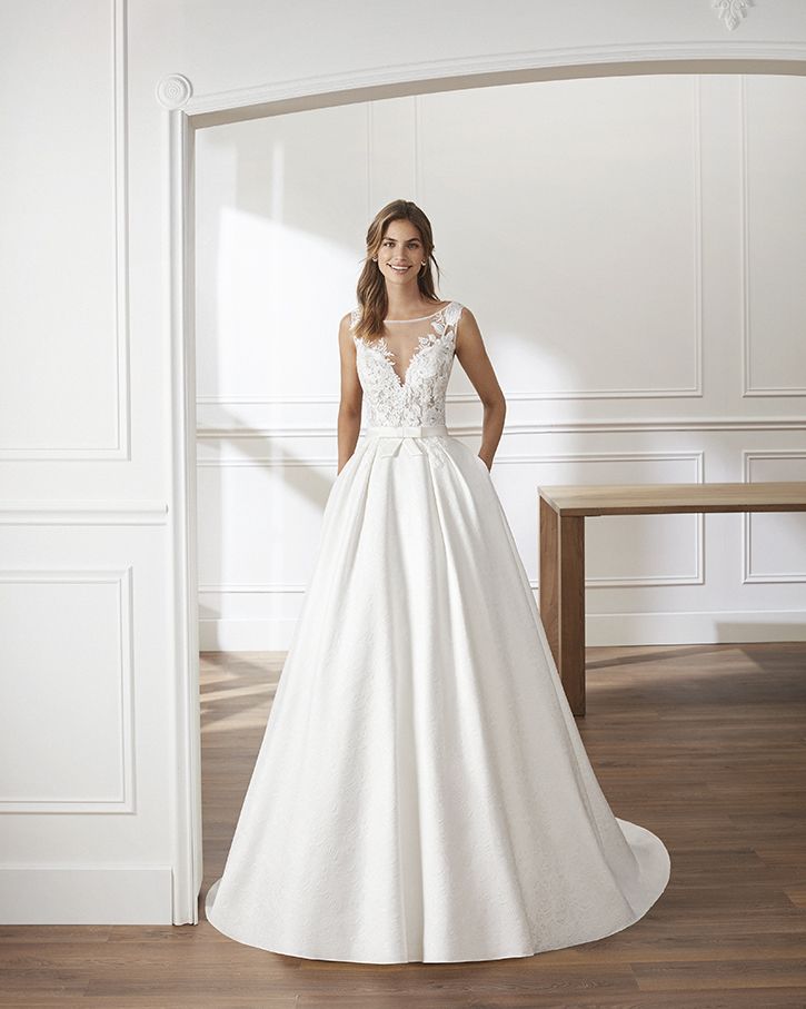 Lace Bodice Wedding Dress Inspirational Classic A Line Brocade Wedding Dress Deep Plunge V Neckline