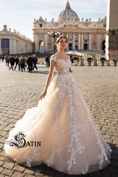 Low Key Wedding Dresses Luxury Model 4590 · Satin Brautkollektion 2019