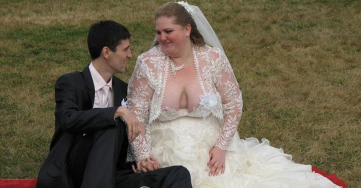 Men forced to Wear Wedding Dresses Lovely 20 Worst Wedding Dresses You Ll Ever Lay Eyes