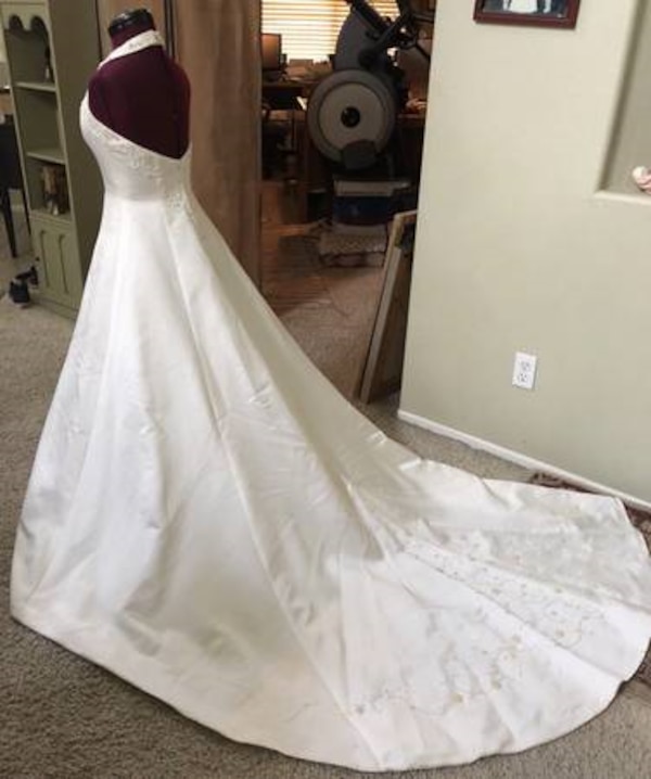 Michael Angelo Wedding Dresses Awesome Michaelangelo Satin Halter V Neck Wedding Gown Size 6 $200