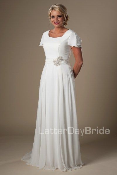bd58c2ecb3104af662e1e95eee969a2d bridal outfits bridal gowns