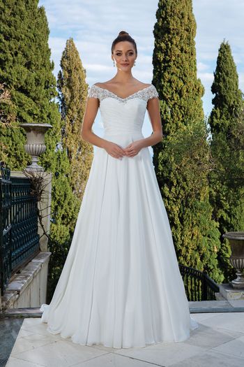 Off White Bridal Beautiful Find Your Dream Wedding Dress