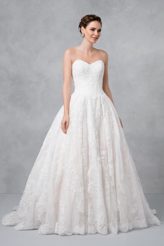 oleg cassini ball gown wedding dress awesome bride oleg cassini wedding ball gown with lace appliques