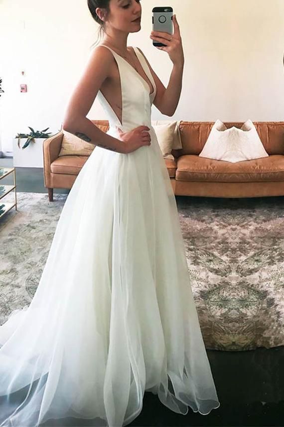 Simple and Cheap Wedding Dresses Unique Elegant A Line V Neck Outside Ivory organza Cheap Wedding