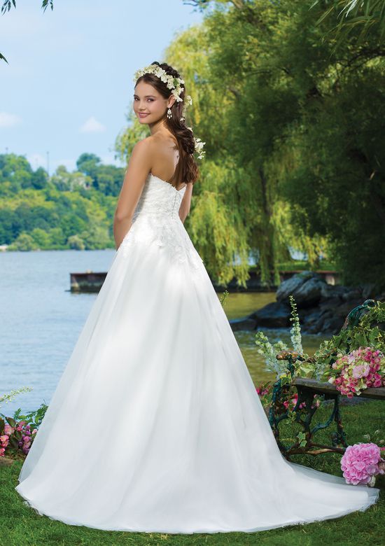 Tulle Wedding Gown Fresh Style 6093 Embroidered Lace Venice Lace and Tulle Ball