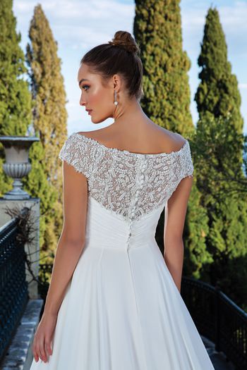 V Neck Wedding Gowns Inspirational Find Your Dream Wedding Dress