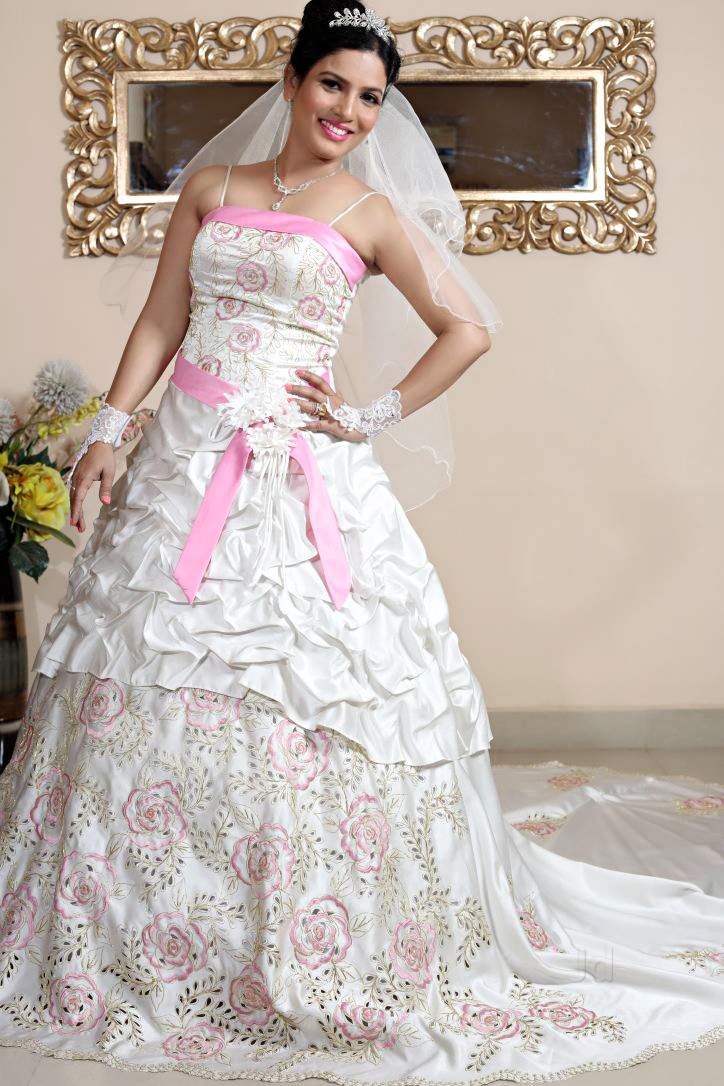 beautiful bride andheri east mumbai wedding gown retailers dicwc