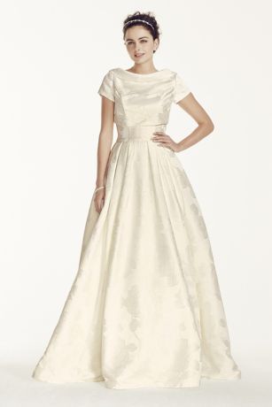 Wedding Dresses Vancouver Wa Luxury This Strapless Satin Jacquard Ball Gown is topped with A