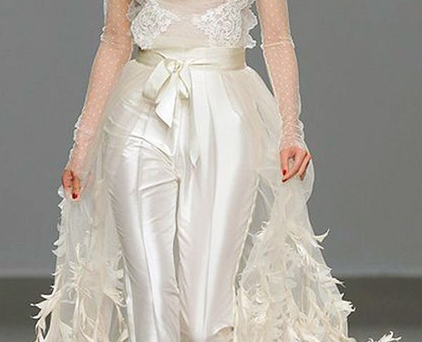 Wedding Suits for Bridal Elegant Trend 2019 27 Wedding Pantsuit &amp; Jumpsuit Ideas