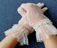 White Silk Gloves Beautiful Wedding Gloves 2018 New Winter Lace Short Gloves Red Dress Performance Gloves Black Bridal Hand Yarn